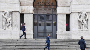 Borsa: Milano chiude in rialzo, +0,67%
