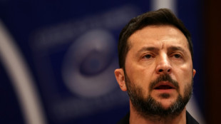 Kiev appelle à une aide militaire "continue" de Washington, qui minimise l'arrêt de livraisons d'armes