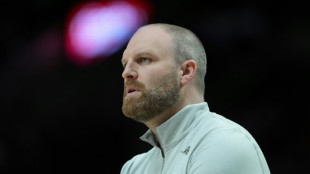 Grizzlies demitem técnico pouco antes dos playoffs
