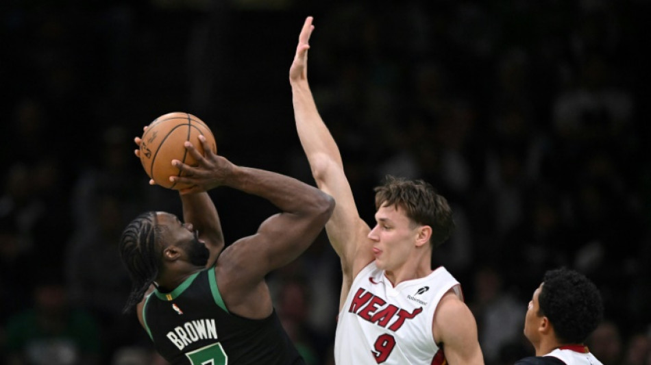 NBA: les Celtics dominent le Heat, Atlanta sur sa lanc&eacute;e