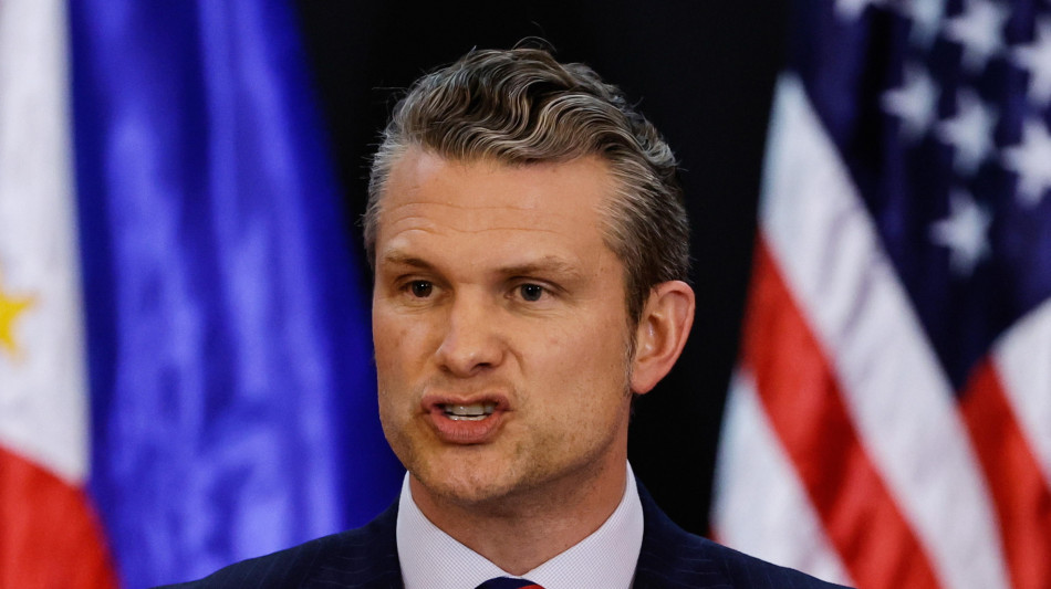 Tatuaggio di Hegseth suscita polemiche, 'simbolo di islamofobia'