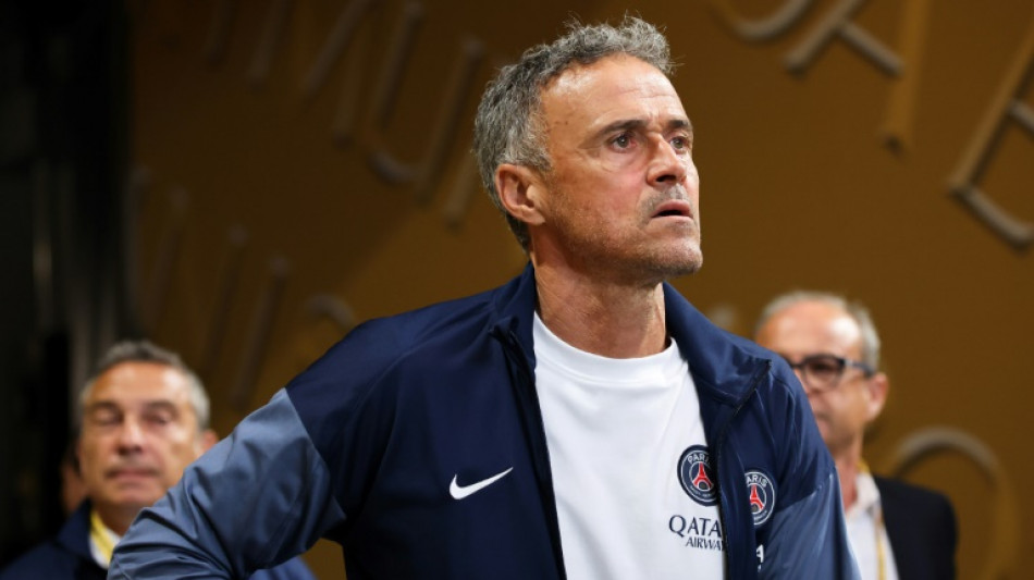 Luis Enrique, do PSG, ganha Trof&eacute;u Cruyff de melhor t&eacute;cnico