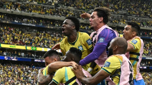 Martinelli libera a Brasil, primer gigante que lleva a octavos 