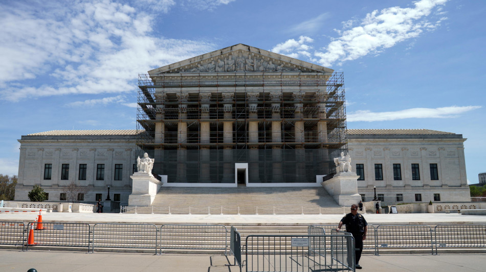 Corte Suprema Usa blocca la riassunzione di 16.000 persone