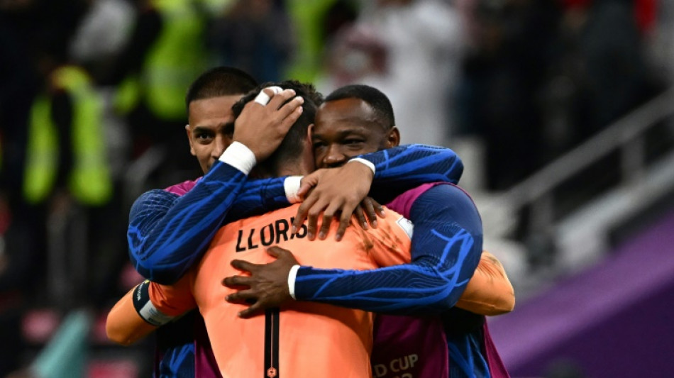 Bleus: Mandanda fait ses adieux, une nouvelle &egrave;re d&eacute;bute