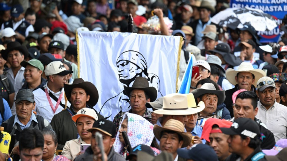 Ind&iacute;genas guatemaltecos se suman a protestas contra el alza de precios de los combustibles