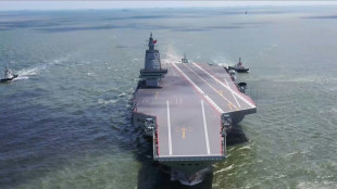 La Chine met en service son troisi&egrave;me porte-avions, symbole de la modernisation de sa marine