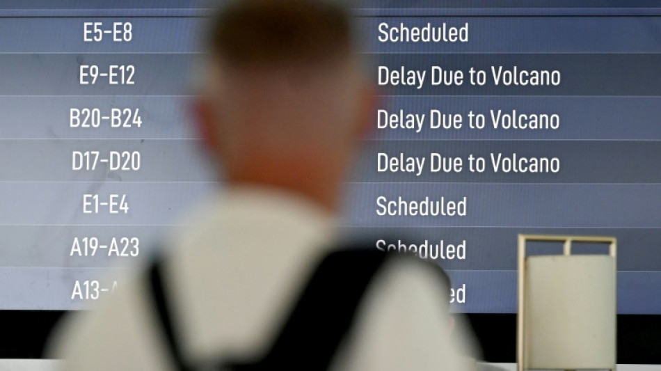 Indonésie: des vols annulés après une nouvelle éruption d'un volcan sur l'île de Florès