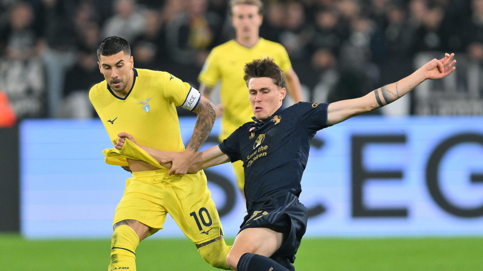 Lazio: furia Fabiani, 'c'&egrave; un pugno di Luiz a Patric'
