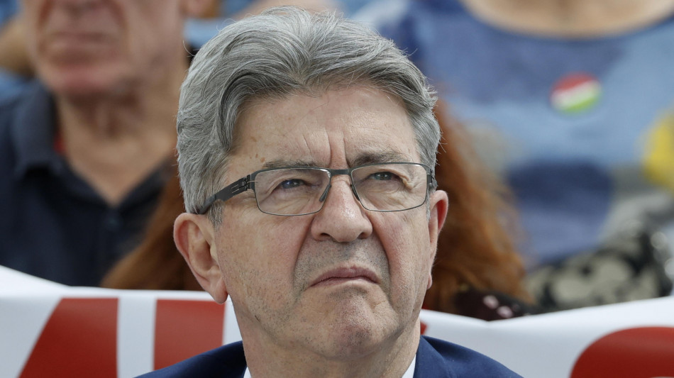 M&eacute;lenchon, 'ritiriamo i candidati dove siamo terzi'