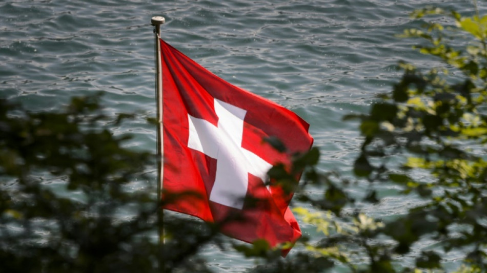 Droits de douane: la pr&eacute;sidente de la Suisse et son ministre partent &agrave; Washington pour n&eacute;gocier