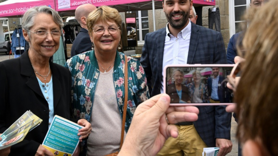 L&eacute;gislatives: la campagne s'ach&egrave;ve, les macronistes sans certitude