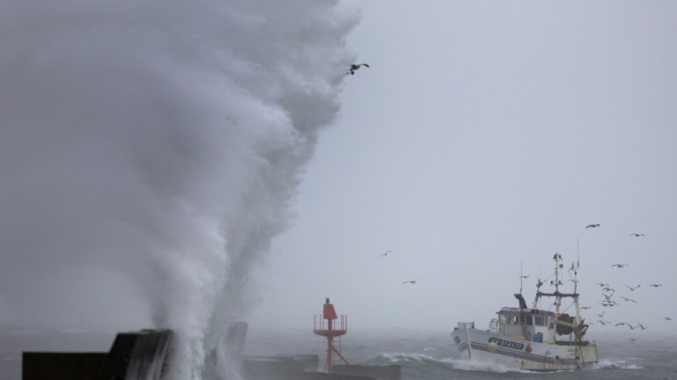 La tempête Benjamin balaie la France, quelques blessés légers