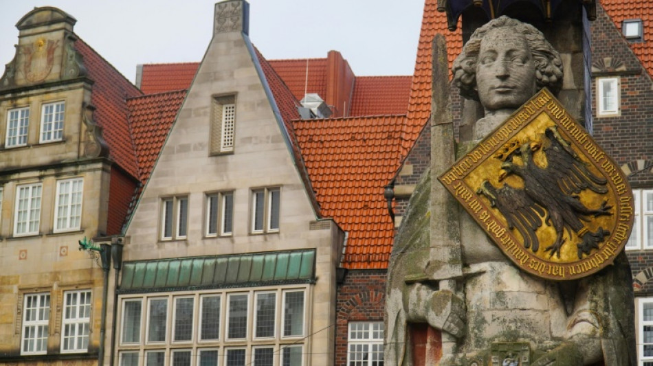 Polizisten in Bremen retten flüchtigen Nichtschwimmer nach Sprung in Stadtgraben