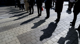 Markets rally, dollar weakens as Fed cut hopes trump trade war fears