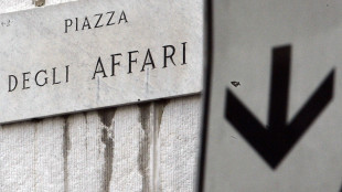 Borsa: Milano chiude a -1,61%, pesanti Nexi e Amplifon