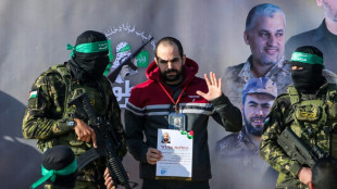 Hamas liberta mais três reféns israelenses