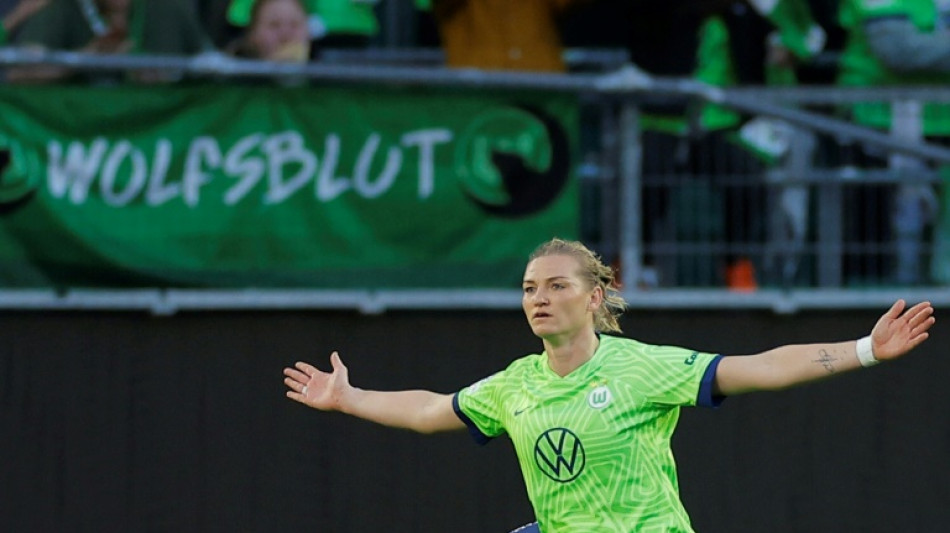 Wolfsburg sink PSG to set up Women's Champions League semi with Arsenal