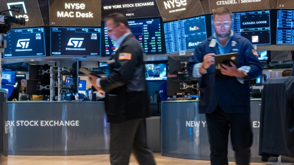 Wall Street ouvre en baisse, le ciel se couvre sur le march&eacute;