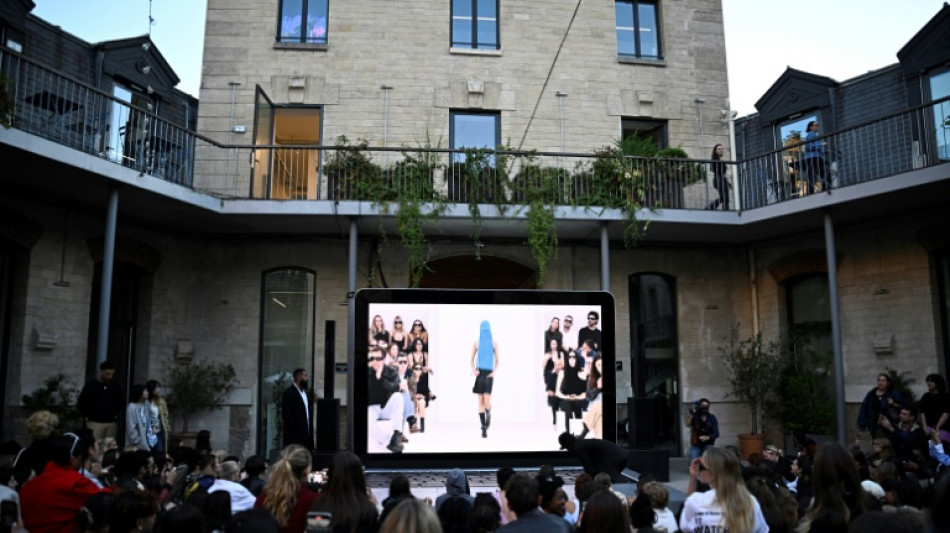 Paris fans now watching fashion shows like sports games