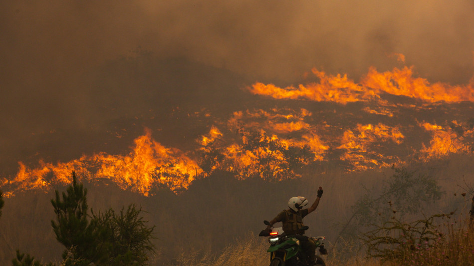 Cile, 15 morti e 19 feriti per gli incendi in due regioni
