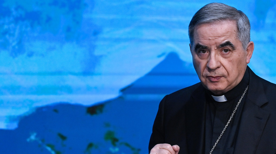Becciu, ingiusto escludermi da Conclave, decidono cardinali