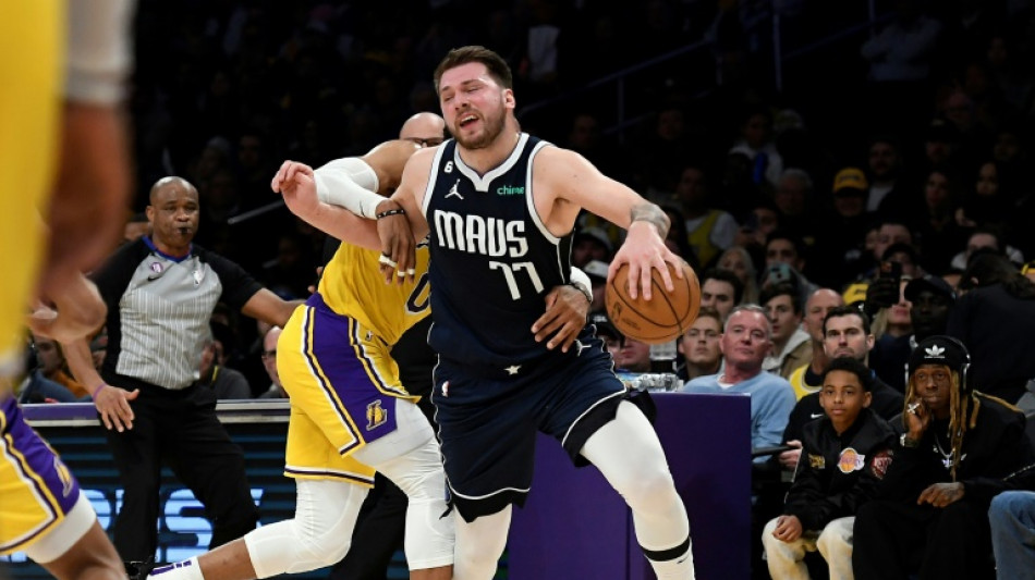 NBA: Doncic &eacute;coeure les Lakers, Boston accentue sa domination
