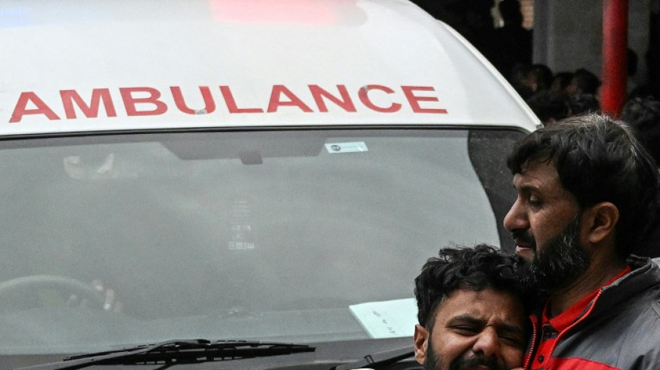 M&aacute;s de 30 muertos y 169 heridos en un atentado suicida contra una mezquita chi&iacute;ta en Pakist&aacute;n