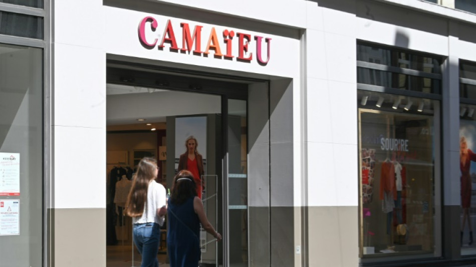 Derni&egrave;re ru&eacute;e sur les boutiques: Camaieu "c'est fini"