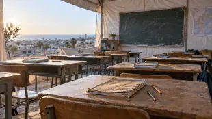 ملف الشيخ خليل لفلسطين 500 ألف طالب يبدؤون الدراسة في غزة وسط نقص حاد