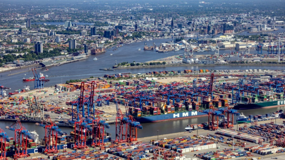 Tonnenweise Kokain aus Hamburger Hafen geschmuggelt - Prozess gegen elf Männer begonnen