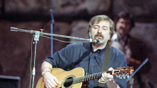 Bologna omaggia Guccini, 'cantata per un amico' in piazza Maggiore