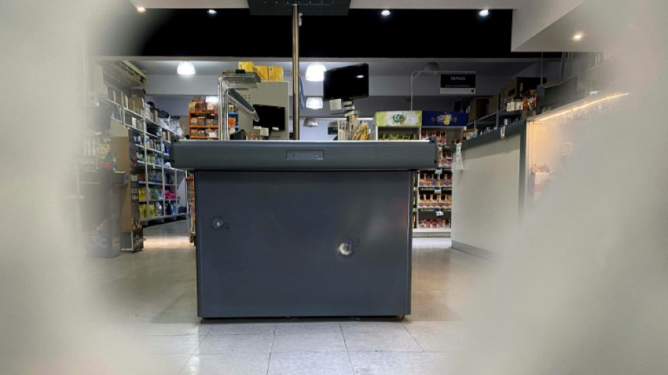 Balean y dejan amenaza a Messi en local de su familia pol&iacute;tica en Argentina