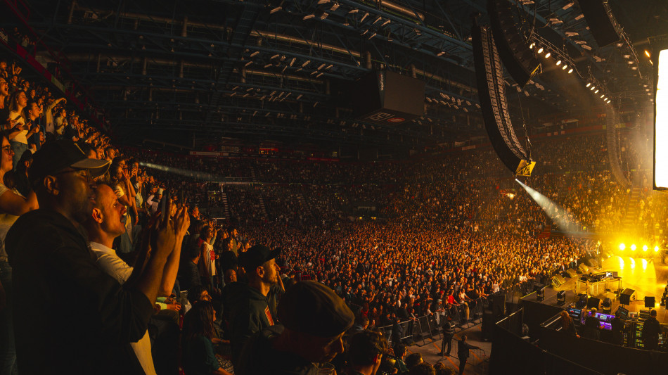 Neffa annuncia il Club Tour 2026 con 6 nuovi appuntamenti