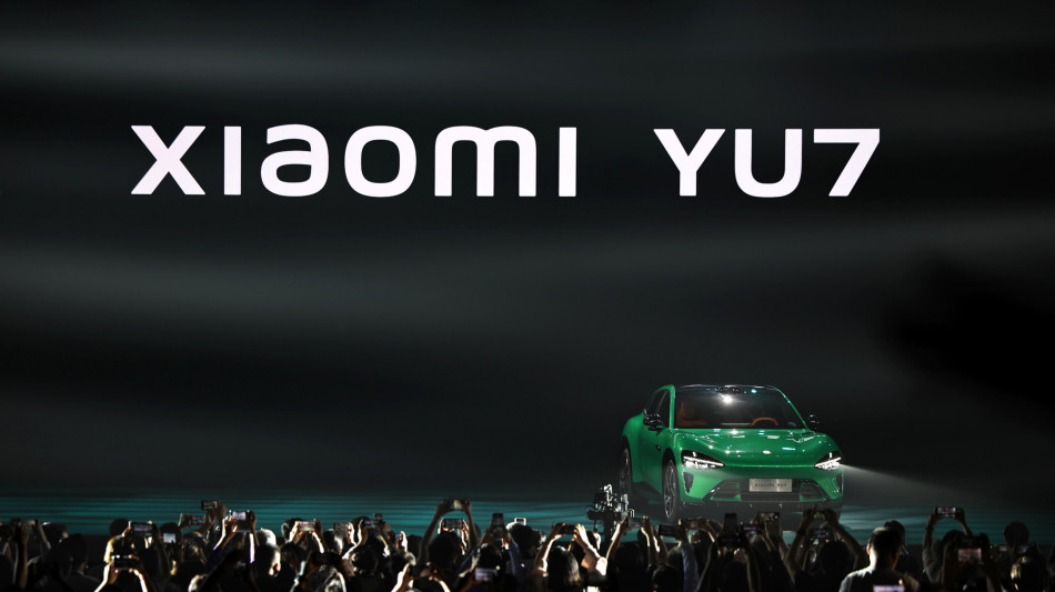 Boom di ordini per suv elettrico Xiaomi ispirato a Ferrari