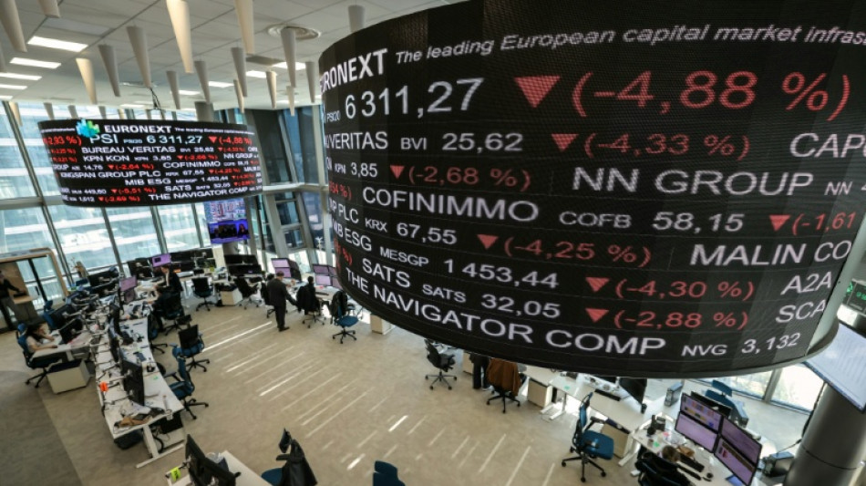 La Bourse de Paris plomb&eacute;e par des prises de b&eacute;n&eacute;fices les march&eacute;s europ&eacute;ens
