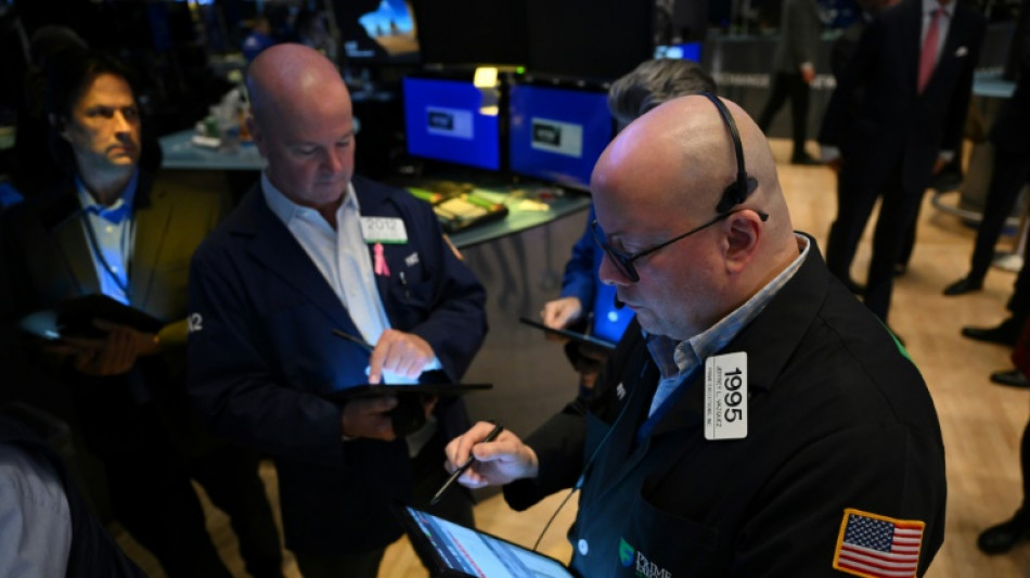Wall Street ouvre en baisse, consolidation apr&egrave;s une nouvelle pouss&eacute;e