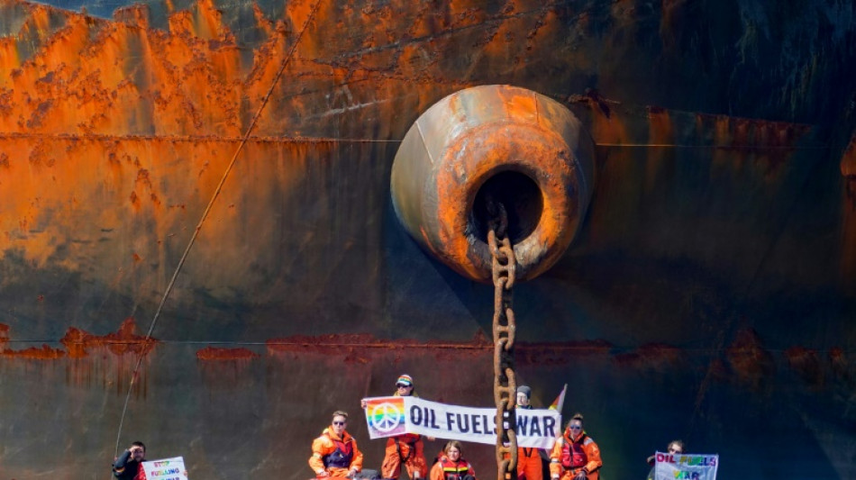 Greenpeace-Aktivisten blockieren in Norwegen mehrere Stunden russischen &Ouml;ltanker