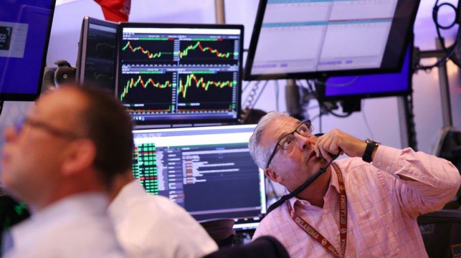 Wall Street ouvre en ordre dispers&eacute;, sereine avant Powell (Fed)