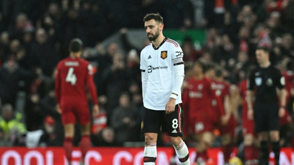 Manchester United: ten Hag d&eacute;fend Fernandes apr&egrave;s la d&eacute;route contre Liverpool