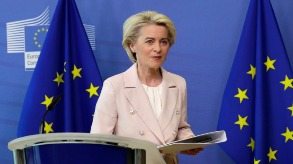 Bruxelles propose un embargo progressif sur le p&eacute;trole russe et l'exclusion de la principale banque de Swift