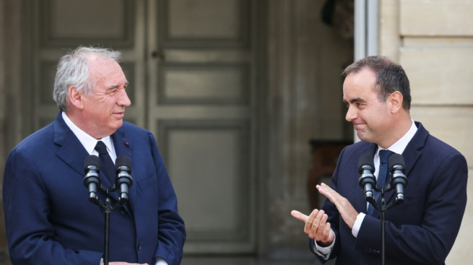 Lecornu promet des "ruptures" et reçoit à tour de bras à Matignon