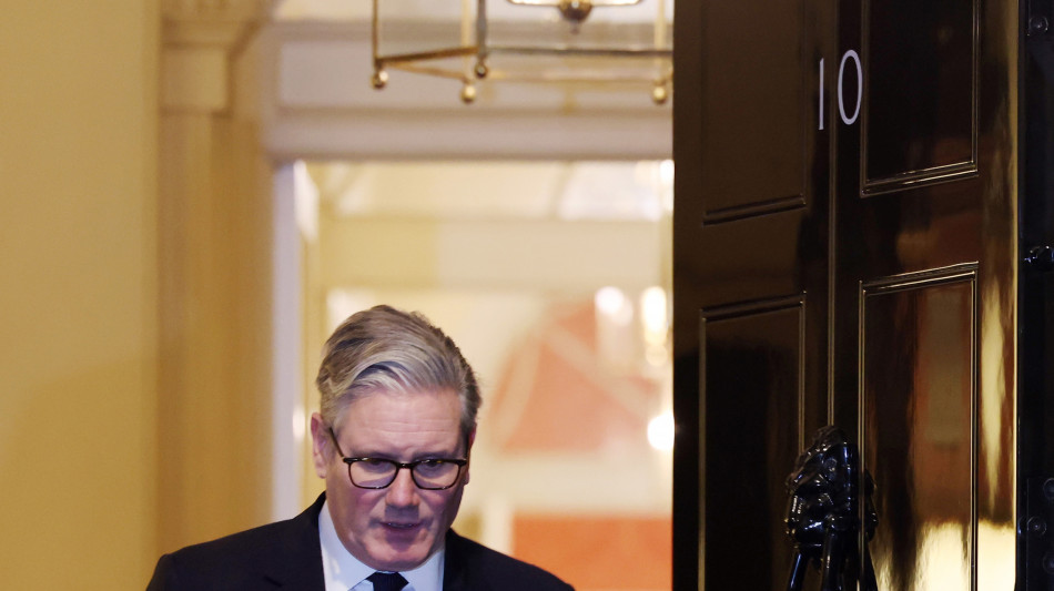 Media, molti feriti per assalto in treno in Gb