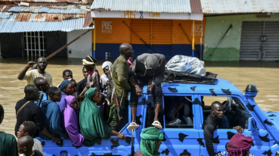 Decenas de miles de desplazados por el desbordamiento de dos r&iacute;os en Nigeria