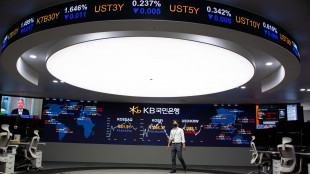 Borsa: Asia in ordine sparso, si tratta sui dazi, Tokyo +0,84%