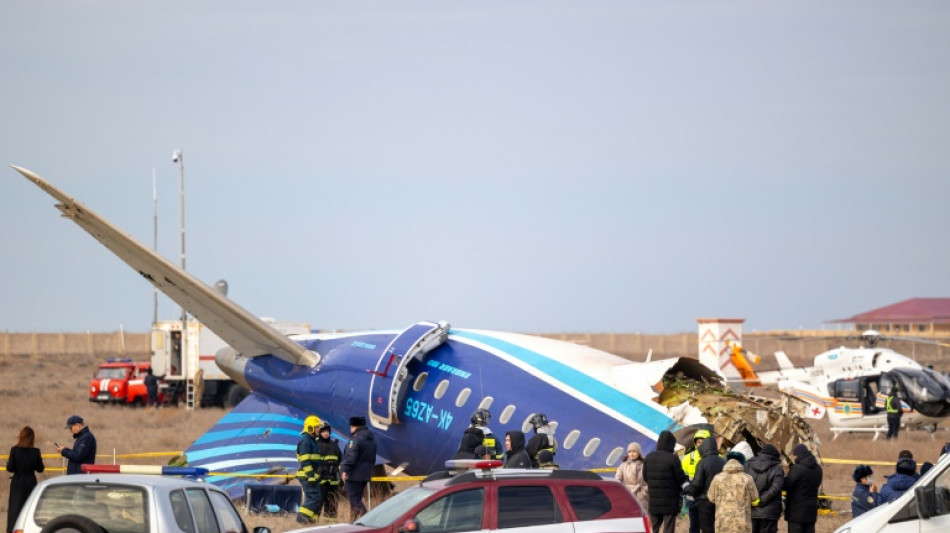 Aserbaidschanisches Passagierflugzeug in Kasachstan abgest&uuml;rzt - 28 &Uuml;berlebende