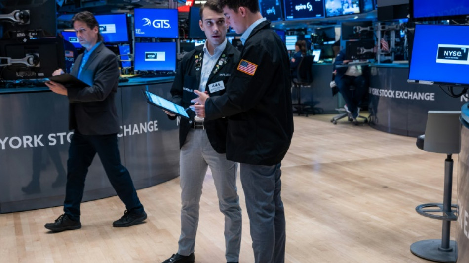 Wall Street ouvre en ordre dispers&eacute;, l'&eacute;lan toujours vers le haut