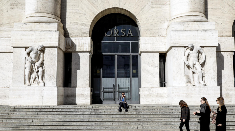 Borsa: Milano tiene con Stm e le banche, vendite sull'export