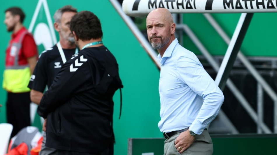Bayer Leverkusen demite o técnico Erik ten Hag após duas rodadas da Bundesliga