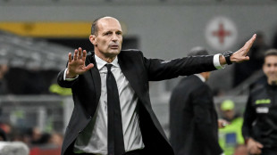 Calcio: Allegri 'gli arbitri sbagliano come noi, serve serenità'